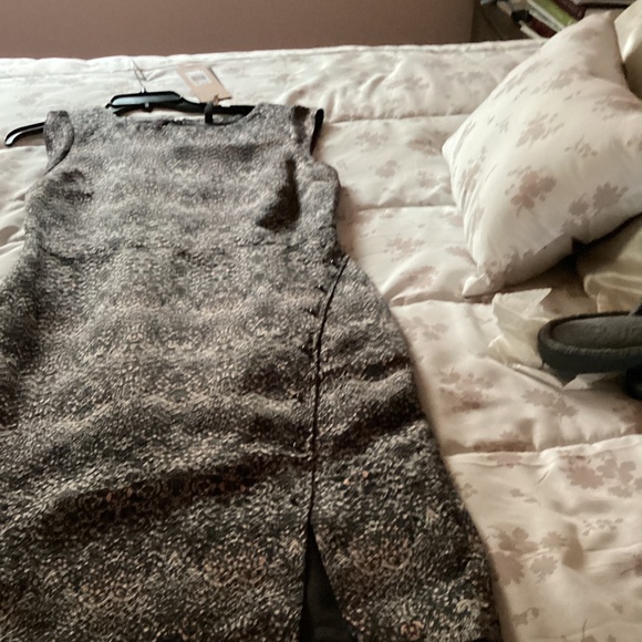 Dress, brand is Limited, size tall 8 Multi color - Picture 2 of 3